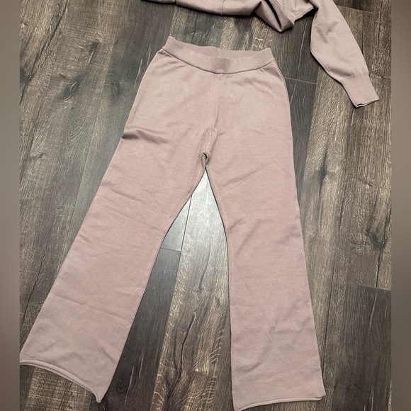 Brown Lounge Set - Picture 4 of 6